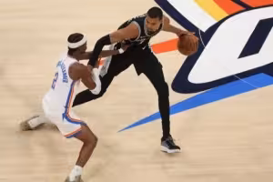萧华：文班和亚历山大都在不断进步 他们为NBA贡献了很多